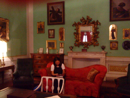 Sitting in the room where Elizabeth Barrett Browning wrote her sonnets Sitting in the room where Elizabeth Barrett Browning wrote her sonnets