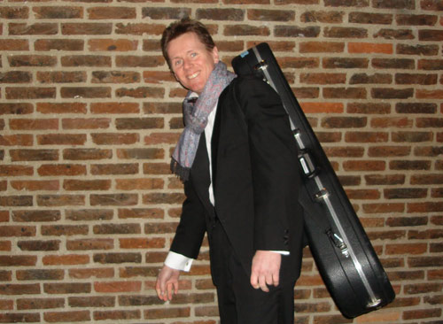 Robert Bekkers on the way to a gig, photo credit: Peter Lie