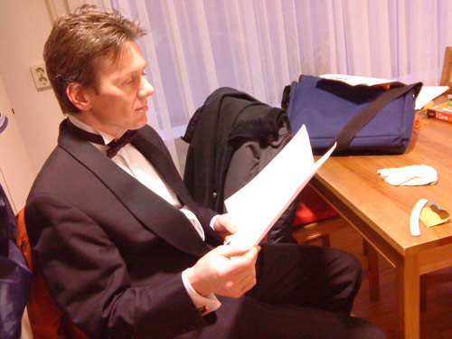 Robert Bekkers studying his score during the intermission at Doorn Robert Bekkers studying his score during the intermission at Doorn