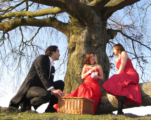 Trio Afternoon Tea: Emile Kaper, Kitty de Geus, Maria Pozdynakova Trio Afternoon Tea: Emile Kaper, Kitty de Geus, Maria Pozdynakova