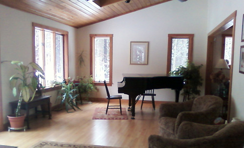 Steinway grand piano at Meetinghouse Concerts Steinway grand piano at Meetinghouse Concerts